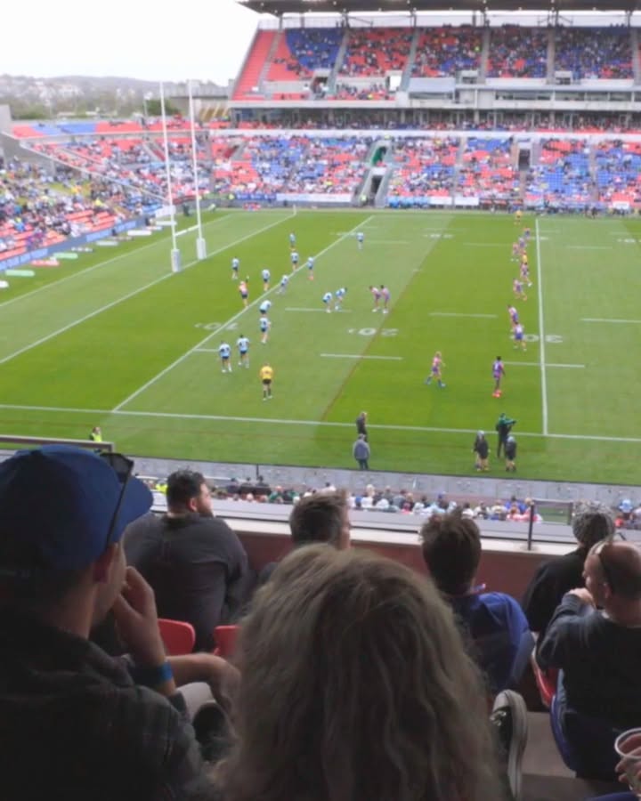 Featured image for “Ultimate Footy VIP Experience: Win a Double Pass to Knights Vs Broncos at Karuah RSL”